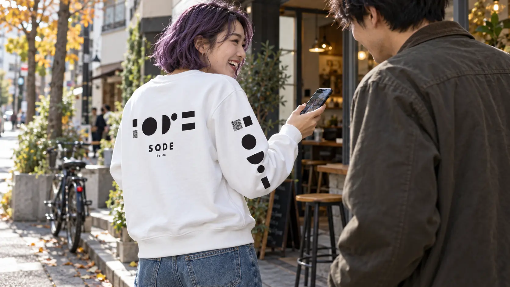 WHITE / CREWNECKの着用イメージ